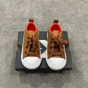Toddler leather converse